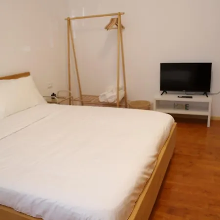 Airport Comfort Nest 1 Guest house Kamez