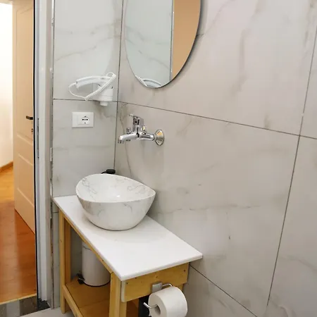 Airport Comfort Nest 1 Guest house